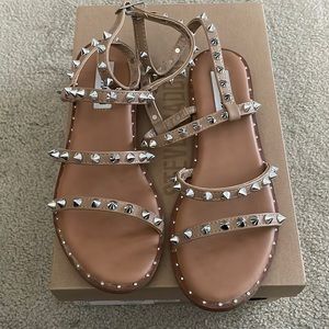 Steve Madden tan sandals